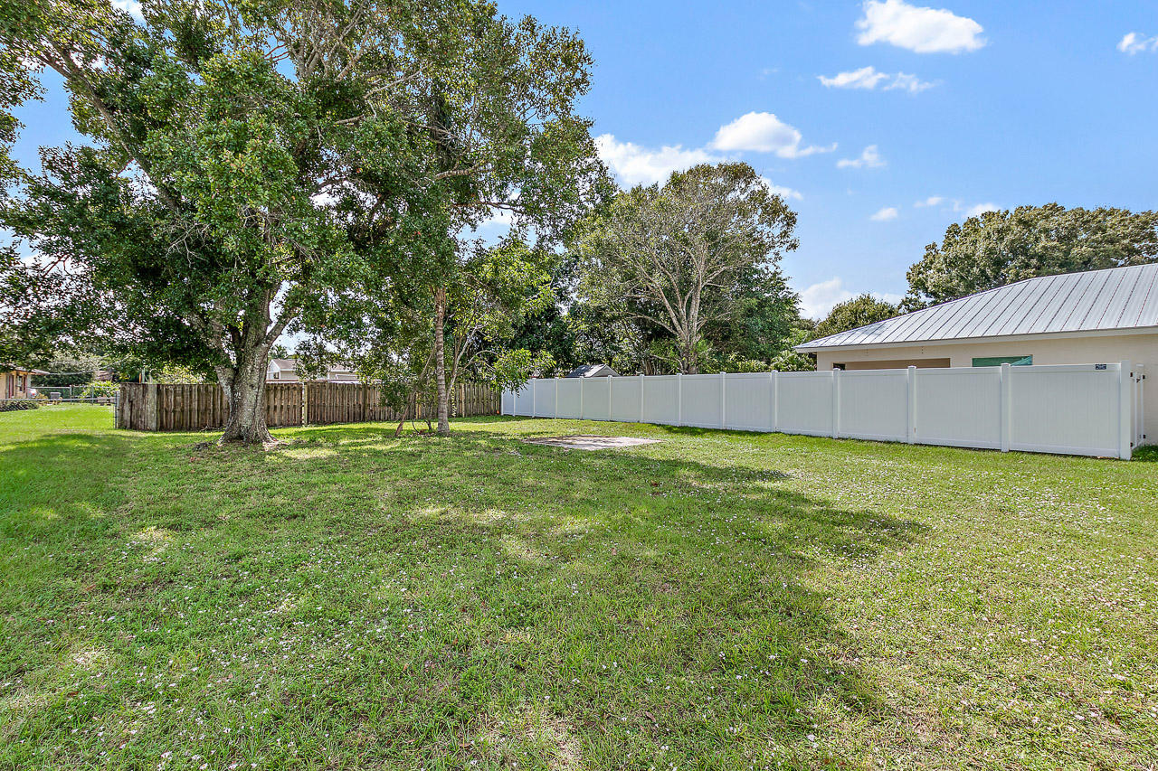 6894 3rd Street Jupiter, FL 33458 - Photo 11 of 12 Backyard