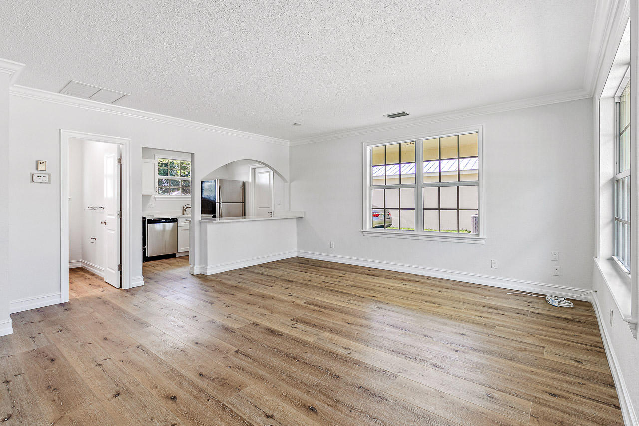 6894 3rd Street Jupiter, FL 33458 - Photo 4 of 12 Family Room