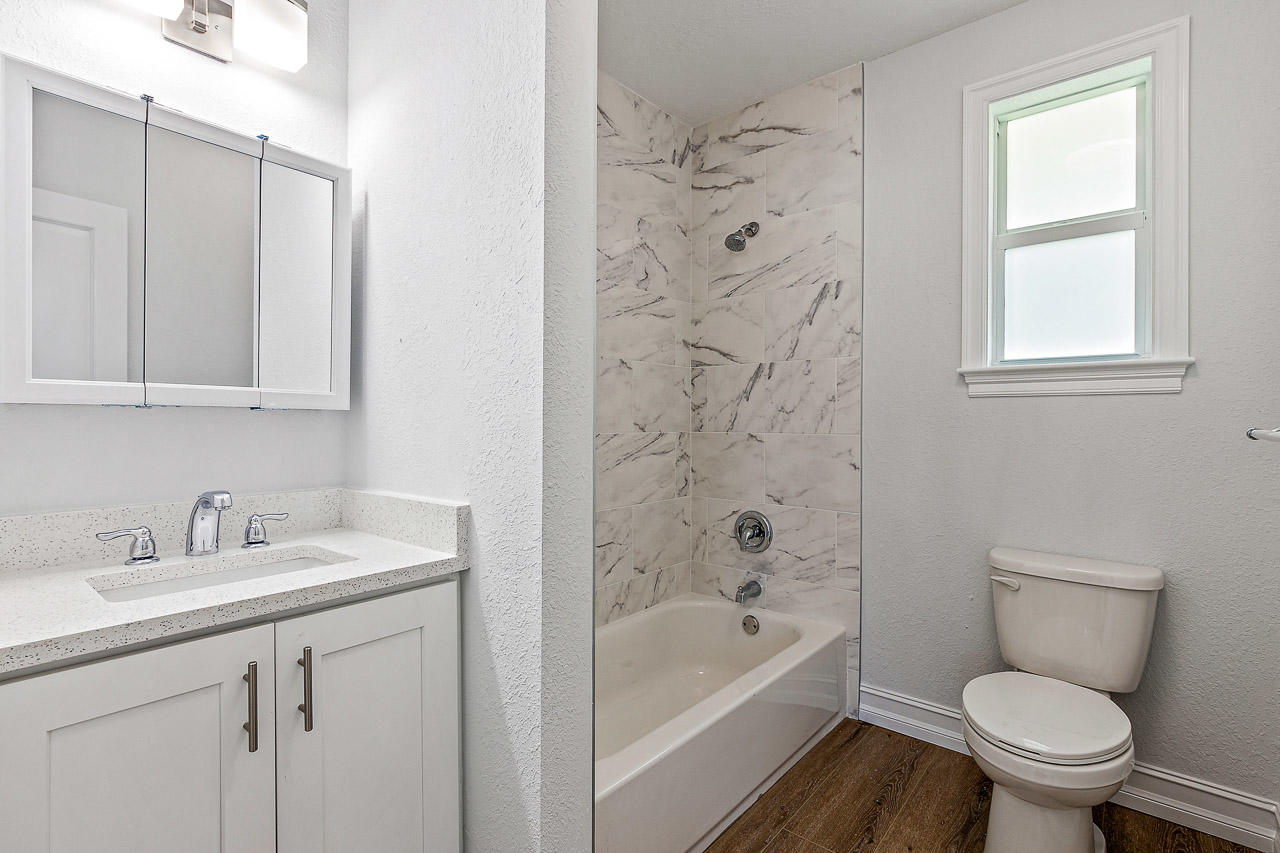 6894 3rd Street Jupiter, FL 33458 - Photo 8 of 12 Bath