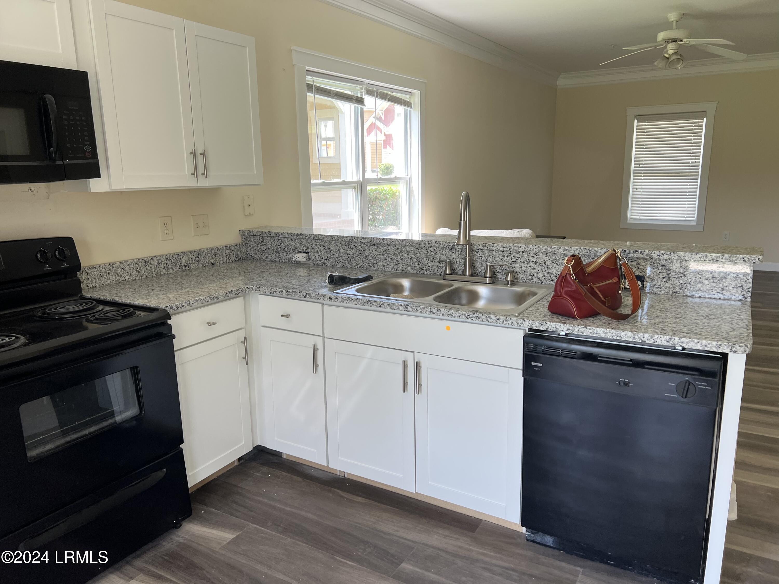 1929 Bluff Road, Unit 135 Columbia, SC 29201 - Photo 3 of 11 IMG-5221