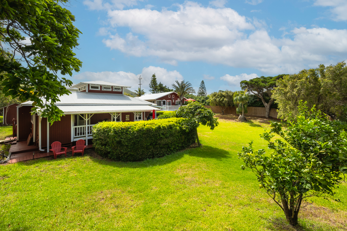 66-1685 Kohala Mountain Road Kamuela, HI 96743 - Photo 23 of 26 a view of an house with swimming pool and furniture