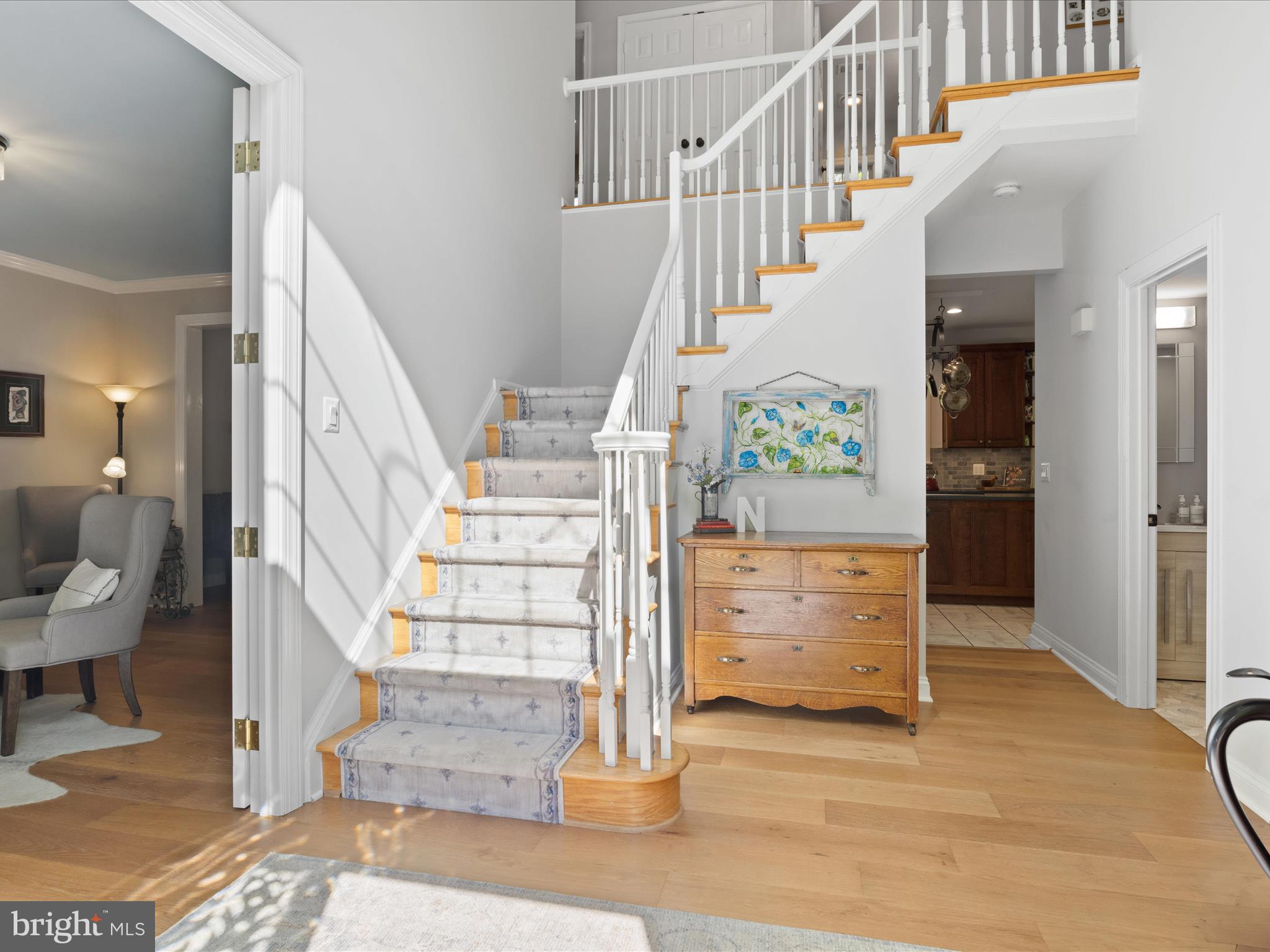 6615 Newman Road Clifton, VA 20124 - Photo 7 of 100 Two Story Foyer