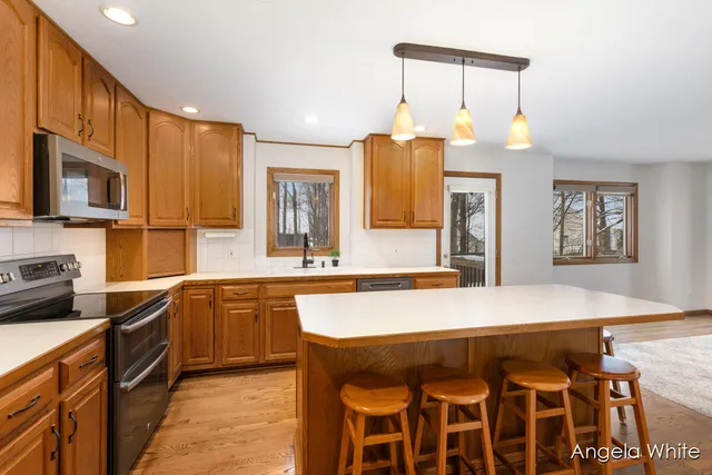 $474,000 | 5361 Cottondale Street Southwest, Wyoming, MI 49519