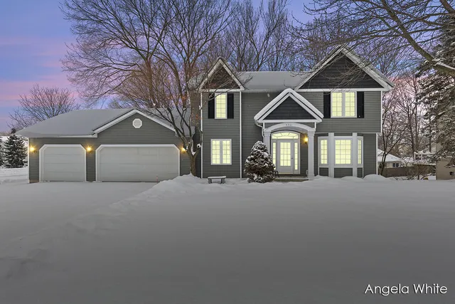 $474,000 | 5361 Cottondale Street Southwest, Wyoming, MI 49519