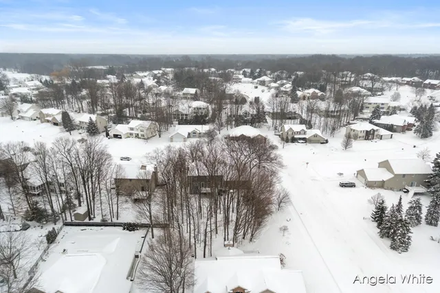 $474,000 | 5361 Cottondale Street Southwest, Wyoming, MI 49519