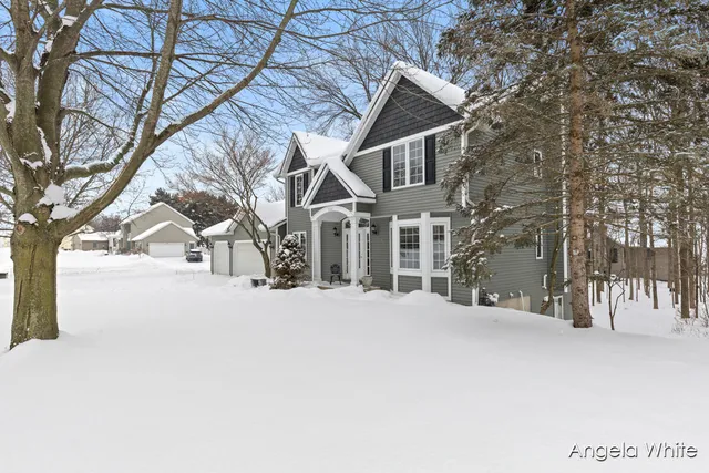 $474,000 | 5361 Cottondale Street Southwest, Wyoming, MI 49519