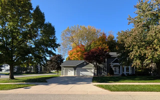 $474,000 | 5361 Cottondale Street Southwest, Wyoming, MI 49519