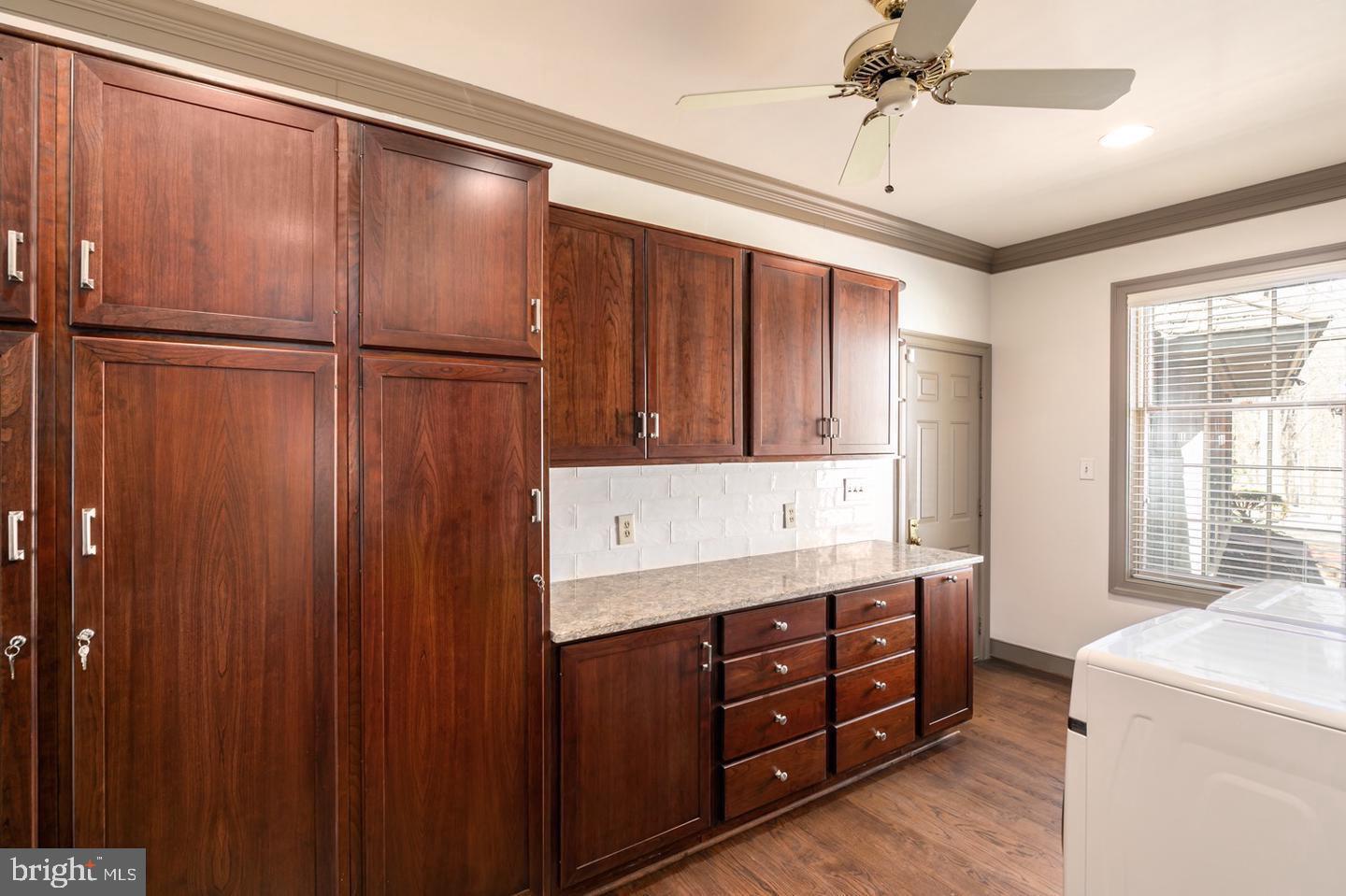 11032 Popes Head Road Fairfax, VA 22030 - Photo 17 of 28