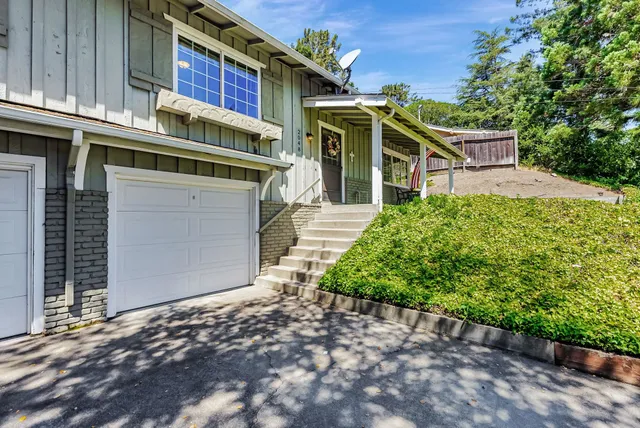 $1,350,000 | 2050 Donald Drive, Moraga, CA 94556