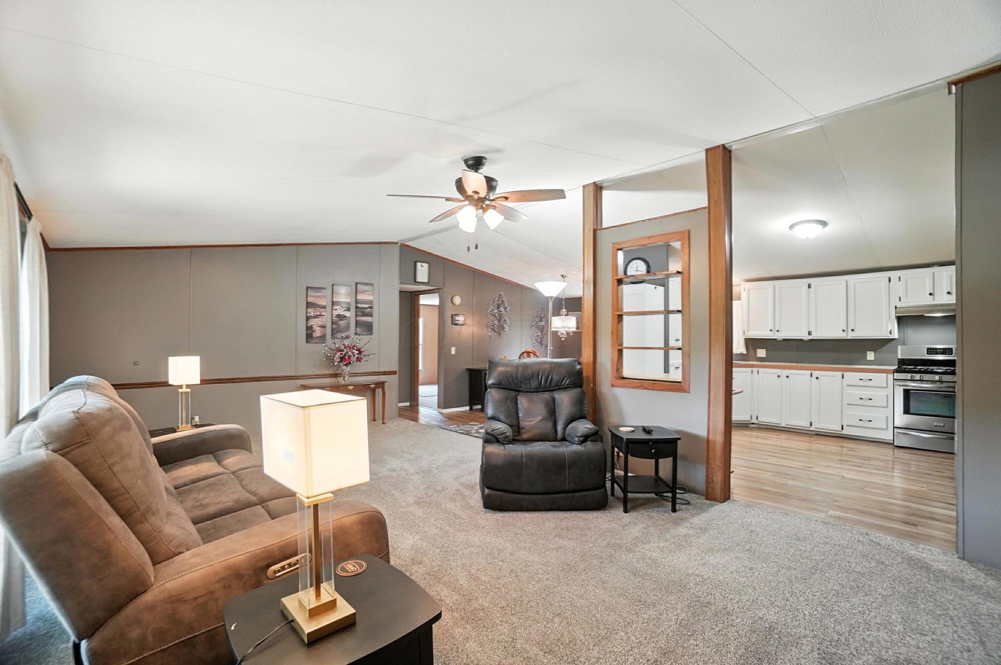 1891 Lake Road Northeast Lancaster, OH 43130 - Photo 9 of 52 Great Room - 1891 Lake Road NE, Lancaster, OH 43130