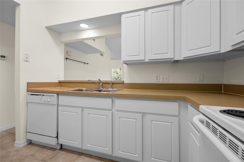 4941 Southwest 91 Terrace, Unit N301 Gainesville, FL 32608 - Photo 5 of 22