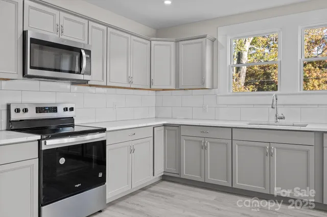 $200,000 | 401 Julius Chambers Avenue, Mount Gilead, NC 27306