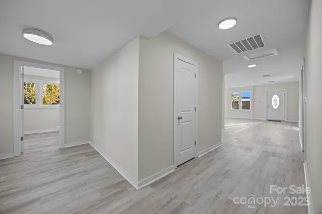 $200,000 | 401 Julius Chambers Avenue, Mount Gilead, NC 27306