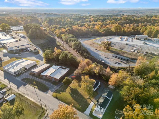 $200,000 | 401 Julius Chambers Avenue, Mount Gilead, NC 27306