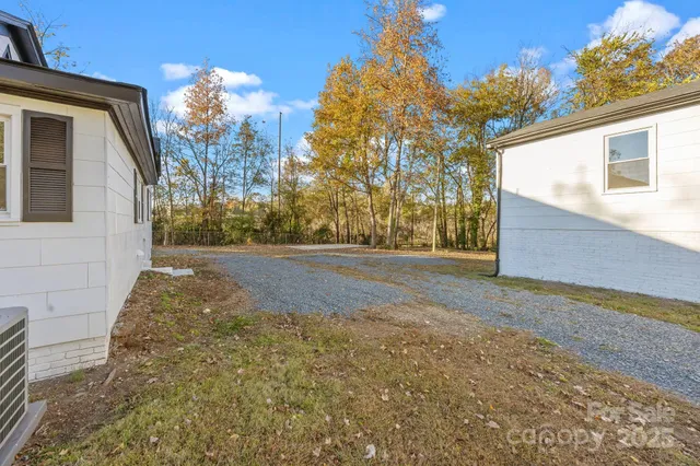 $200,000 | 401 Julius Chambers Avenue, Mount Gilead, NC 27306