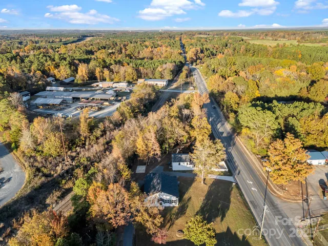 $200,000 | 401 Julius Chambers Avenue, Mount Gilead, NC 27306