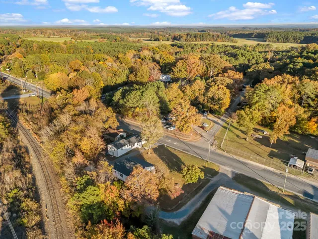 $200,000 | 401 Julius Chambers Avenue, Mount Gilead, NC 27306