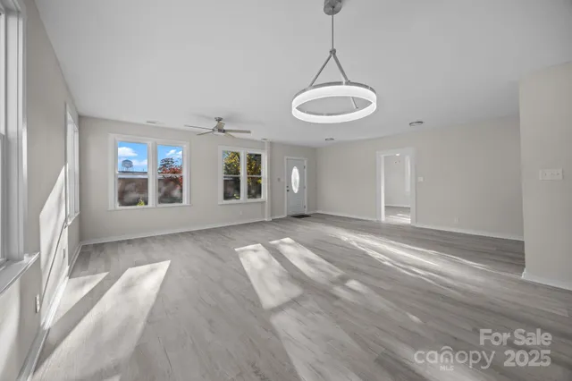 $200,000 | 401 Julius Chambers Avenue, Mount Gilead, NC 27306