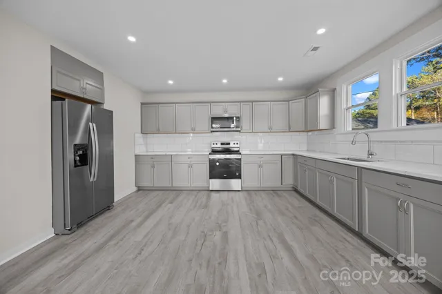 $200,000 | 401 Julius Chambers Avenue, Mount Gilead, NC 27306