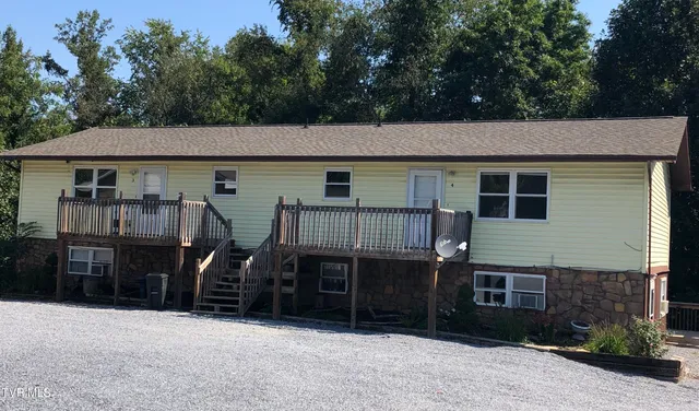 $795 | 146 Green Pond Road, Unit 4, Johnson City, TN 37604