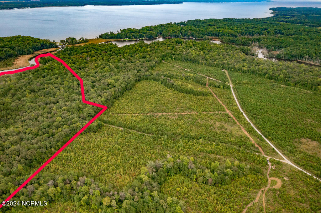 1103 Off Blounts Crk