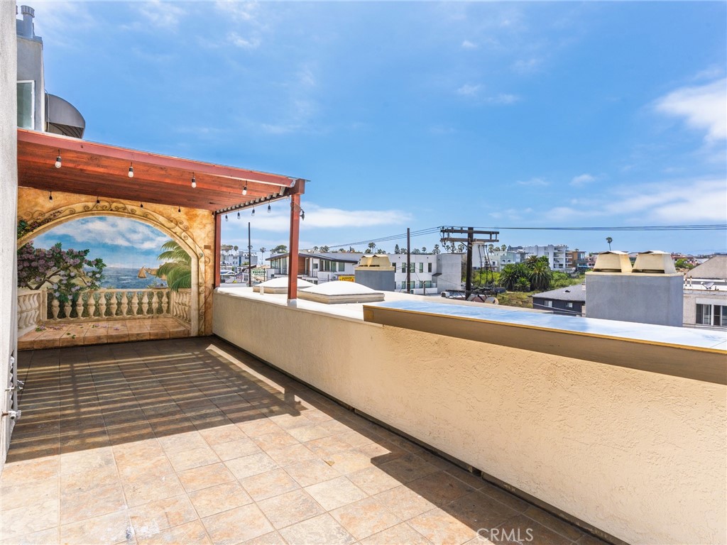 355 Pershing Drive, Unit B Playa del Rey, CA 90293 - Photo 13 of 42 Original Photo
