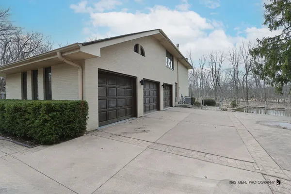 $800,000 | 1191 Hunters Lane, Libertyville, IL 60048
