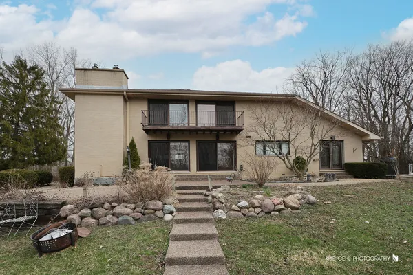 $800,000 | 1191 Hunters Lane, Libertyville, IL 60048