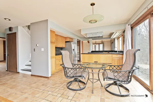 $800,000 | 1191 Hunters Lane, Libertyville, IL 60048