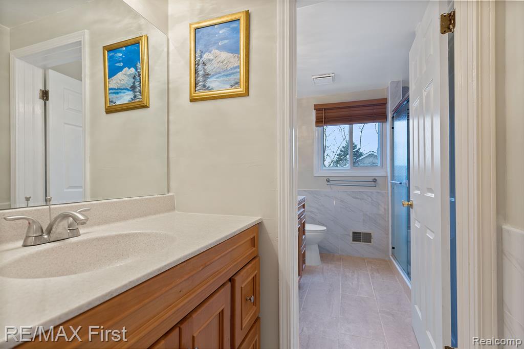 854 Stanford Circle Rochester Hills, MI 48309 - Photo 28 of 45