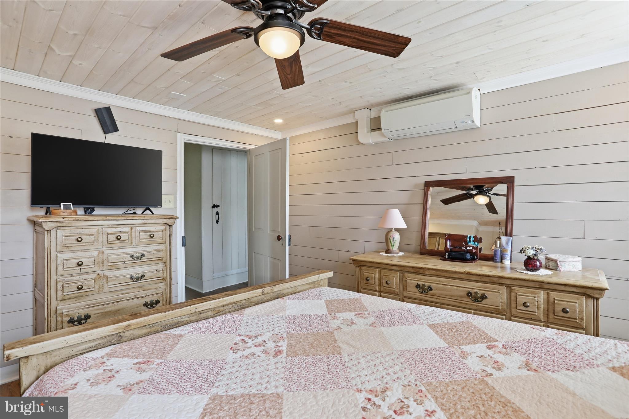 5704 Montgomery Church Road Greencastle, PA 17225 - Photo 18 of 41 Primary Bedroom