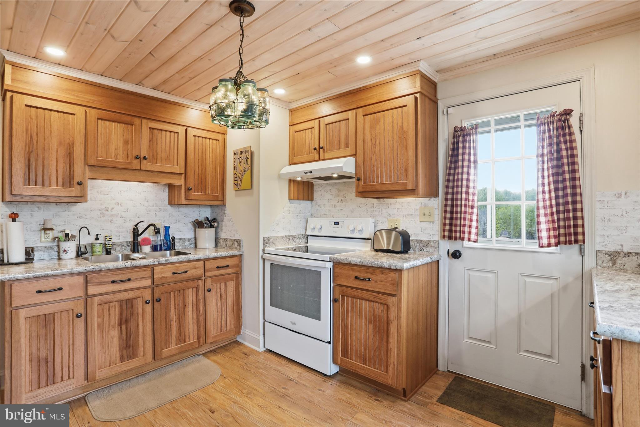 5704 Montgomery Church Road Greencastle, PA 17225 - Photo 10 of 41 Kitchen