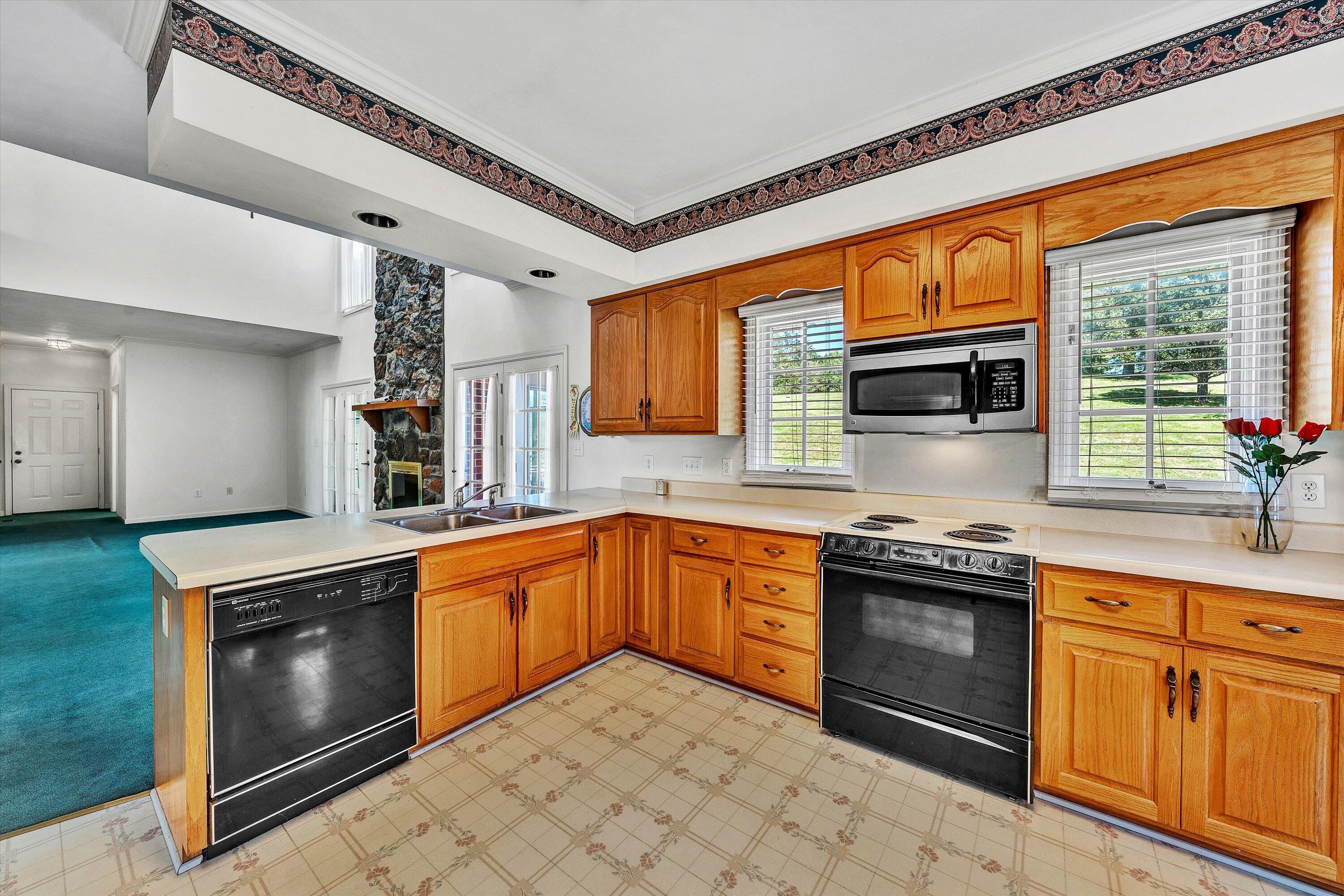 2314 Etzler Road Troutville, VA 24175 - Photo 16 of 56 17-082220240101