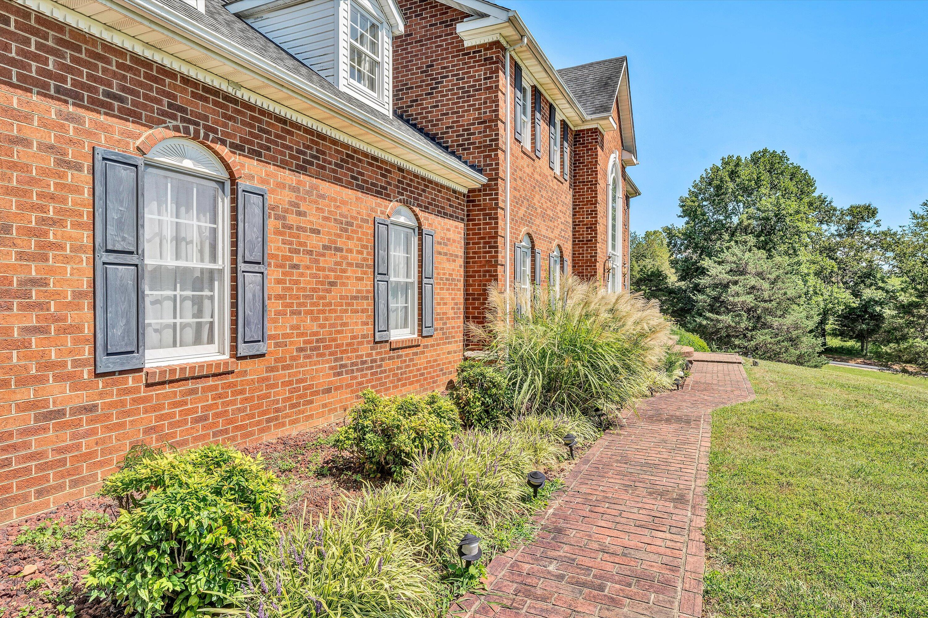 2314 Etzler Road Troutville, VA 24175 - Photo 4 of 56 06-082220240141