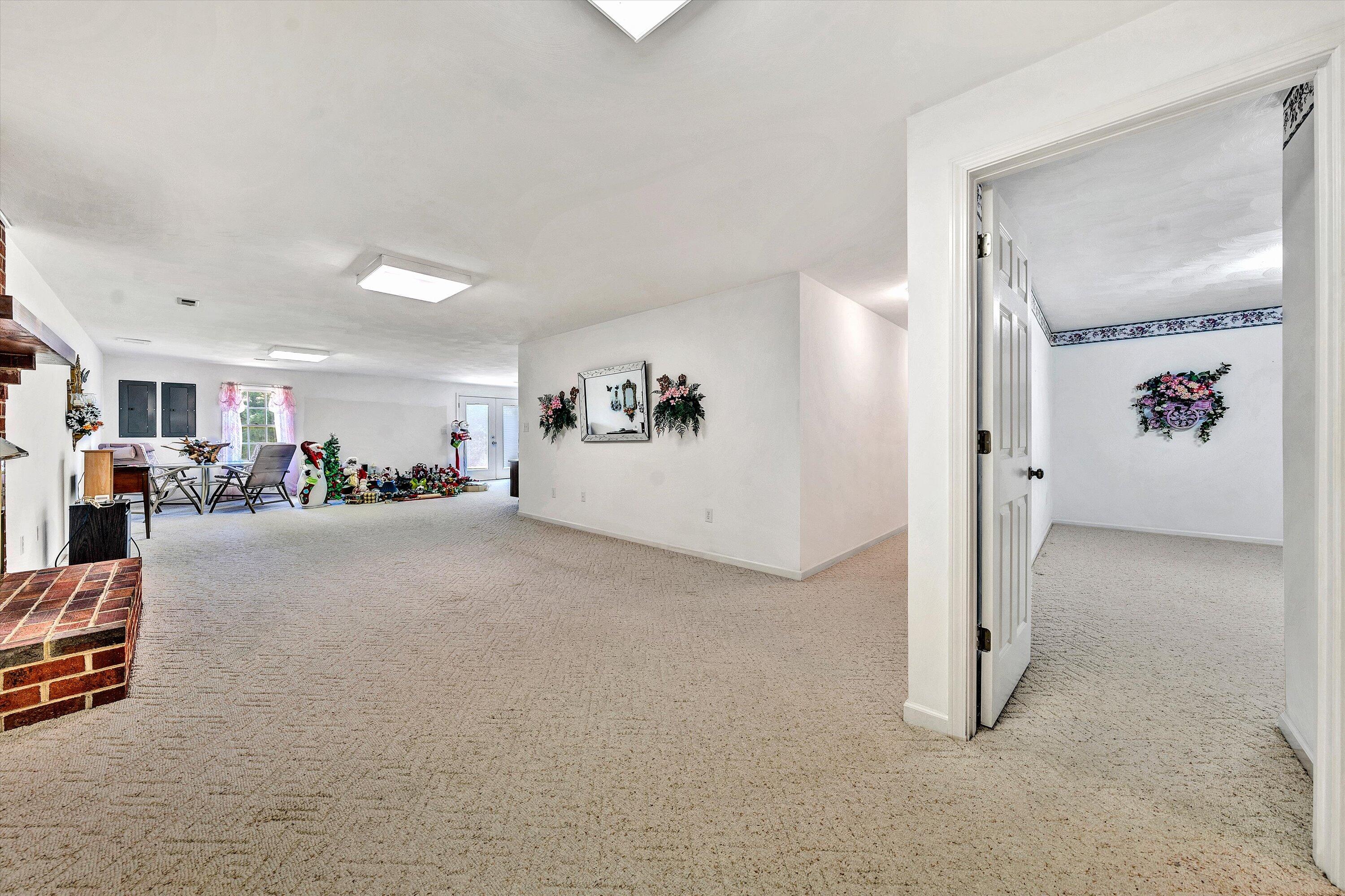 2314 Etzler Road Troutville, VA 24175 - Photo 44 of 56 47-082220240129