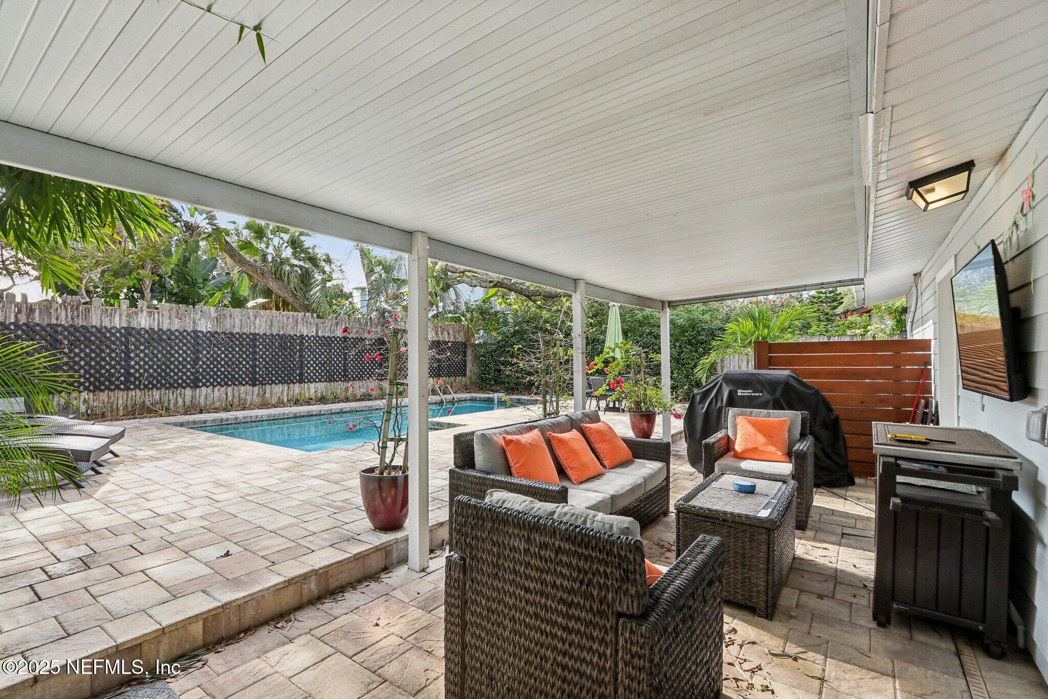 409 Seventeenth Street St. Augustine, FL 32084 - Photo 30 of 42 Back patio