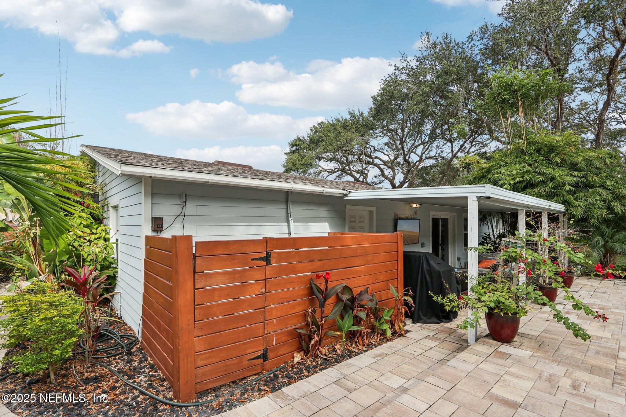 409 Seventeenth Street St. Augustine, FL 32084 - Photo 39 of 42 Back patio