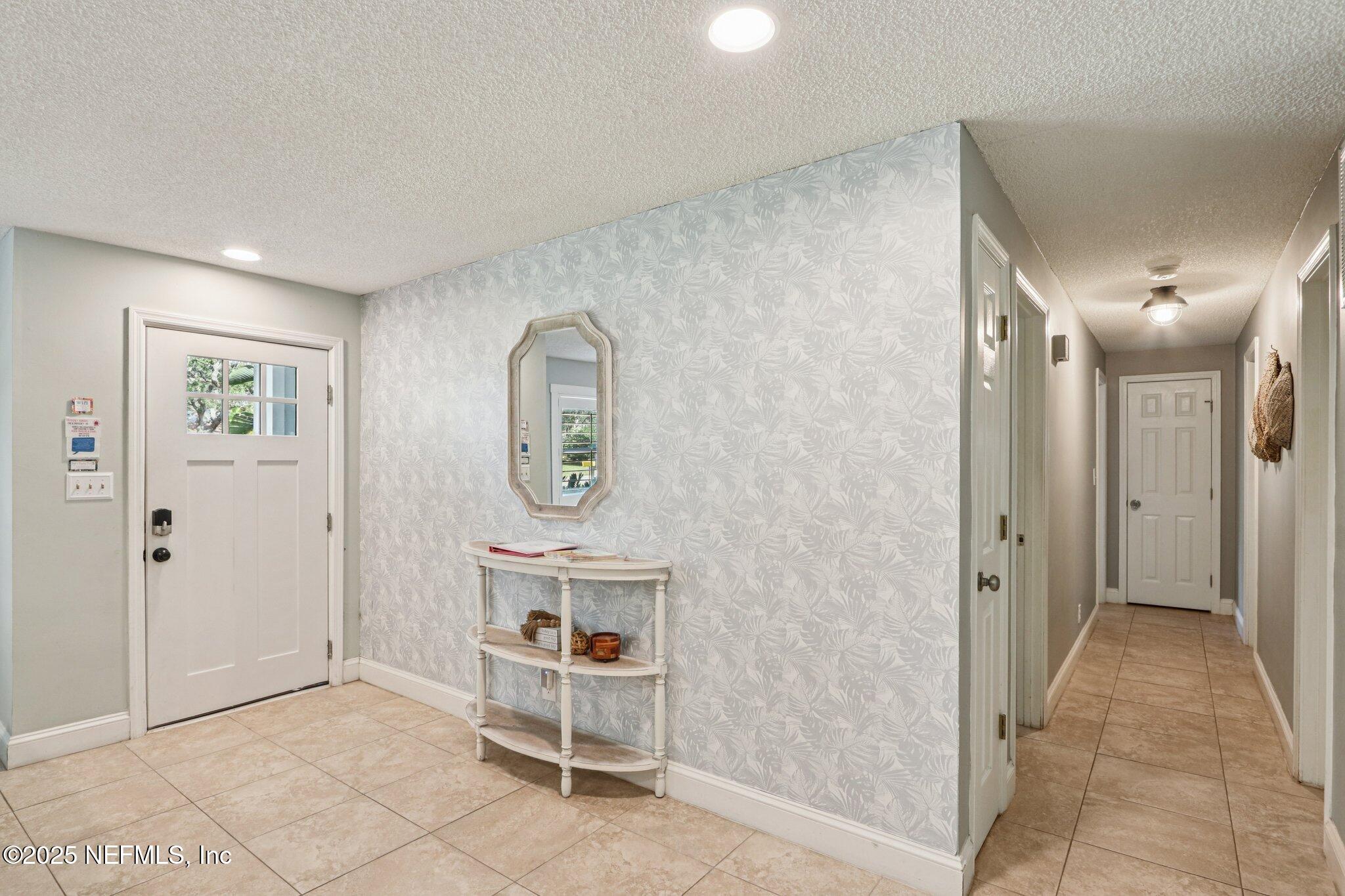 409 Seventeenth Street St. Augustine, FL 32084 - Photo 7 of 42 Foyer