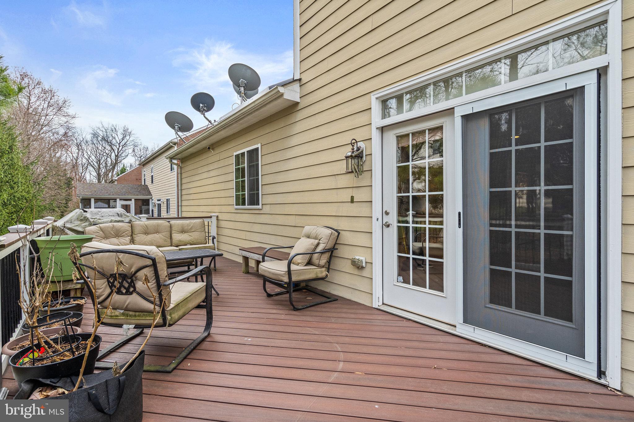 4561 Rona Place Fairfax, VA 22030 - Photo 71 of 78 Spacious deck