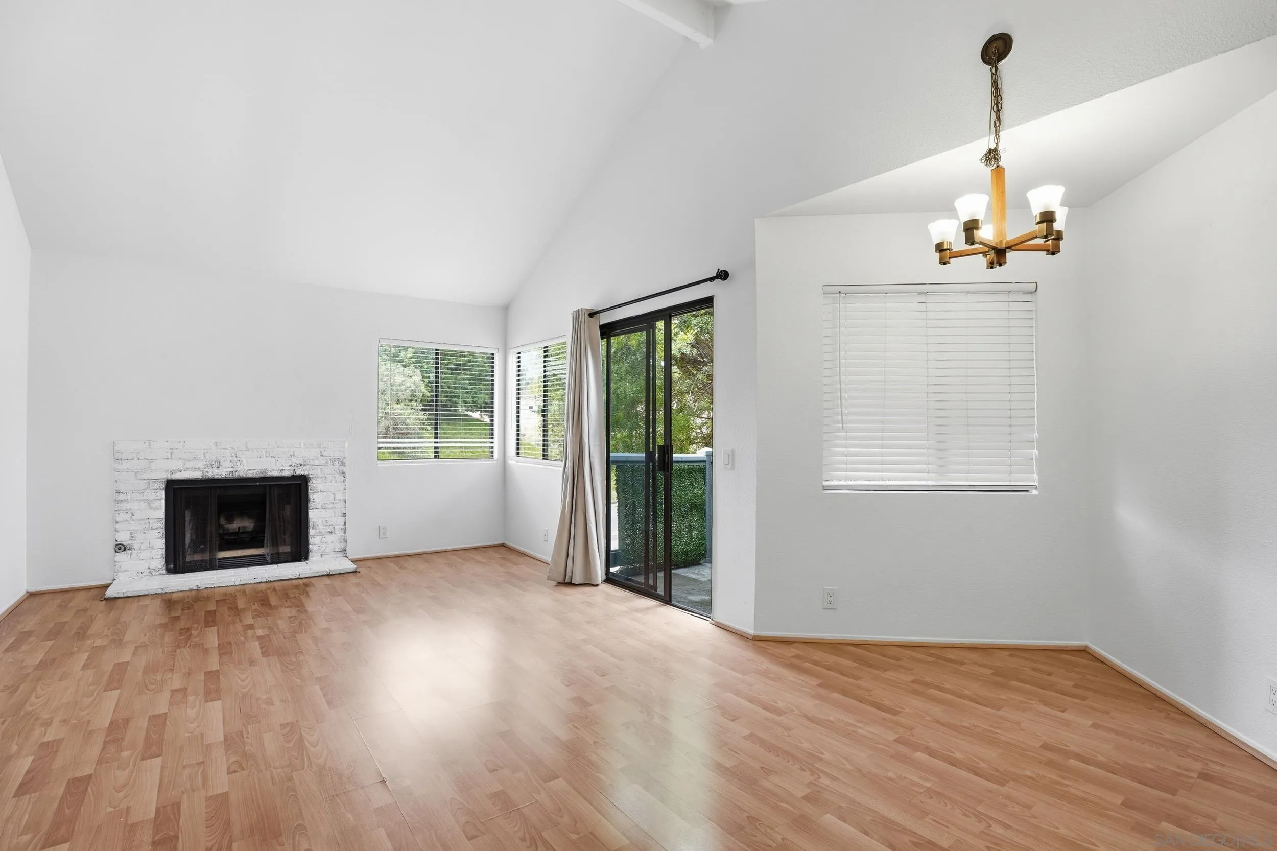 3039 Brookpine Court Spring Valley, CA 91978 - Photo 2 of 29