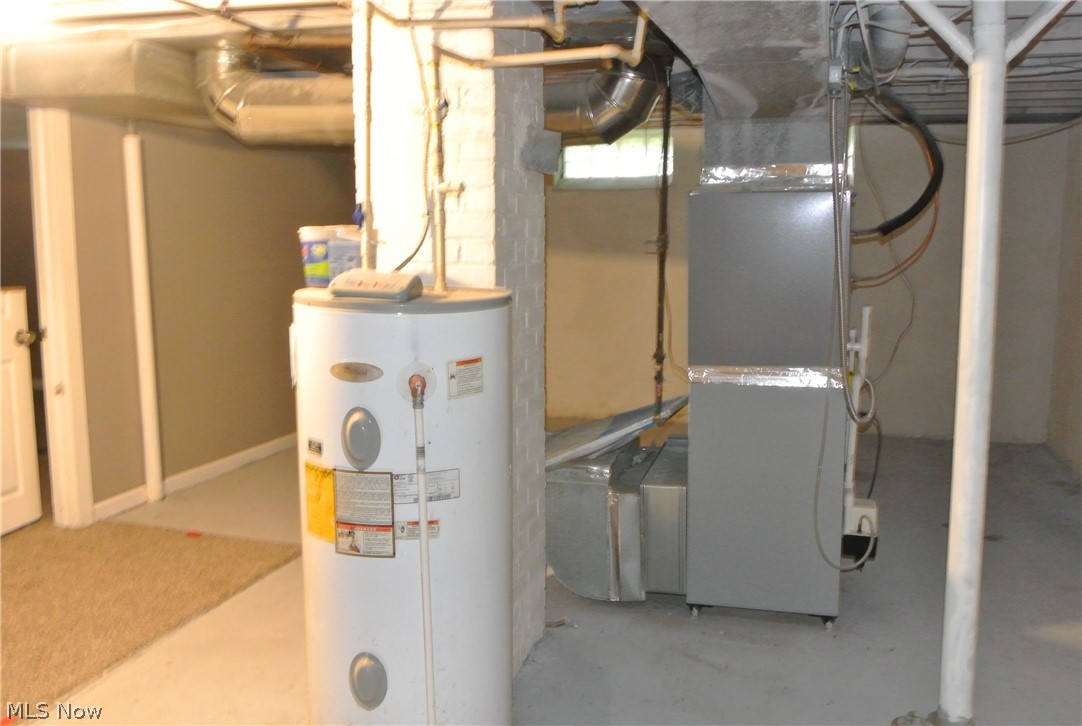 2083 Green Road Cleveland, OH 44121 - Photo 27 of 33