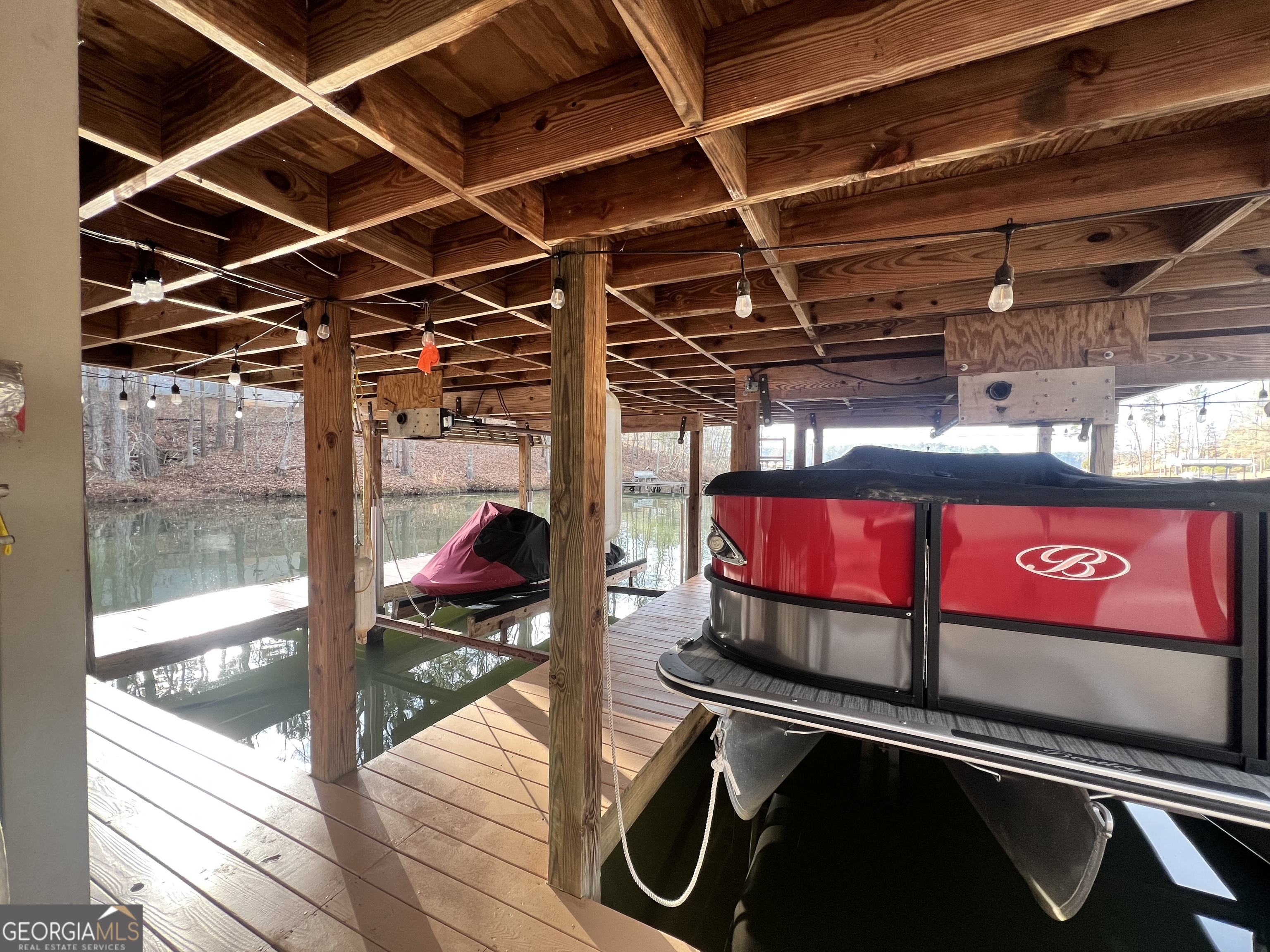 64 Bay Point Sparta, GA 31087 - Photo 44 of 53 a view of a room with wooden floor