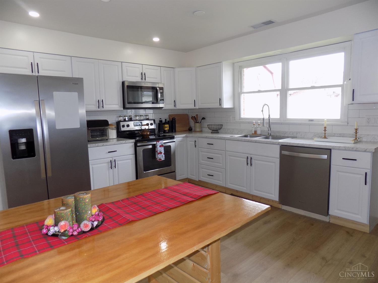 3262 Banning Road Cincinnati, OH 45239 - Photo 8 of 24