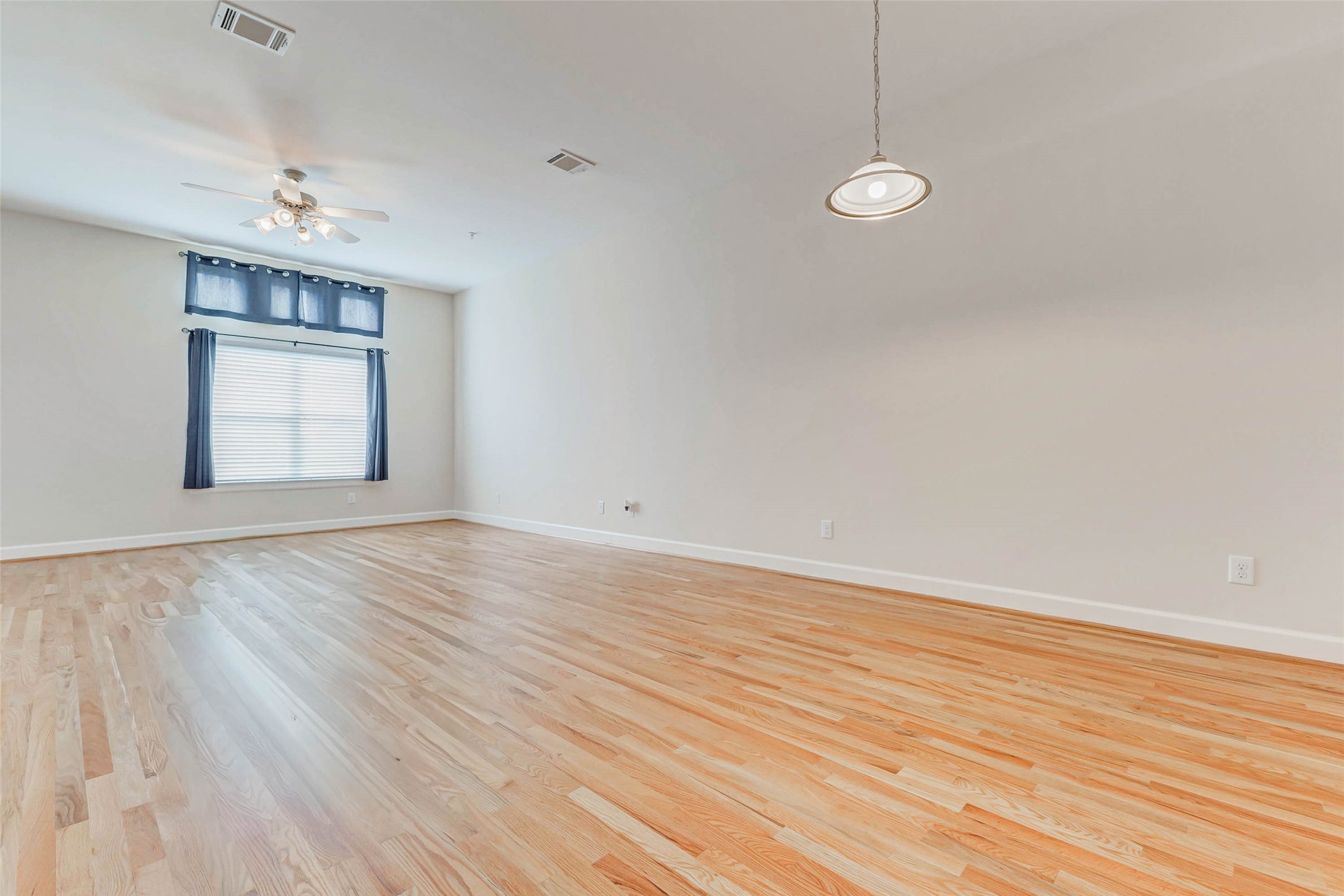 5941 South Loop E Freeway, Unit 1401 Houston, TX 77033 - Photo 11 of 38