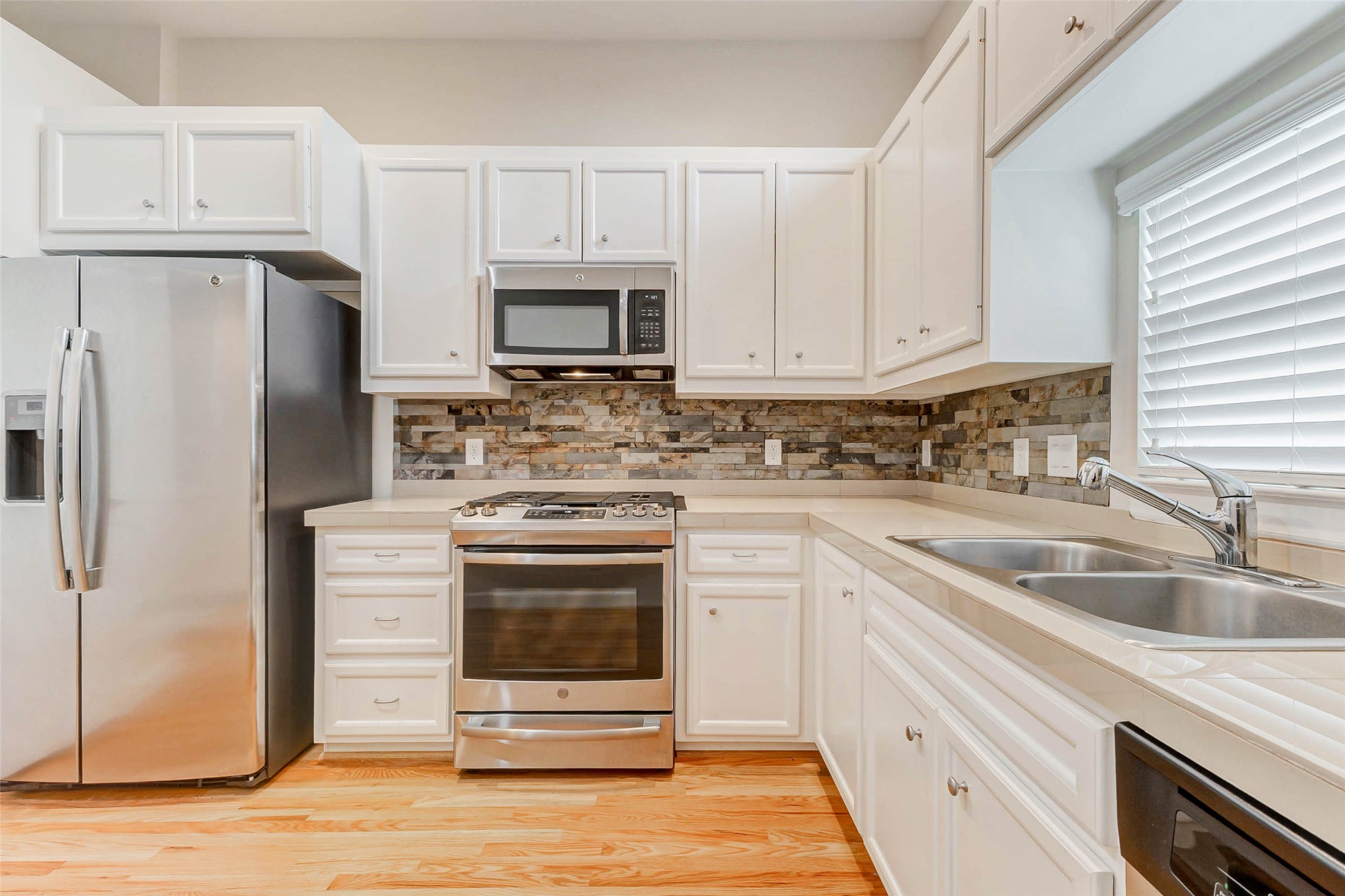 5941 South Loop E Freeway, Unit 1401 Houston, TX 77033 - Photo 14 of 38