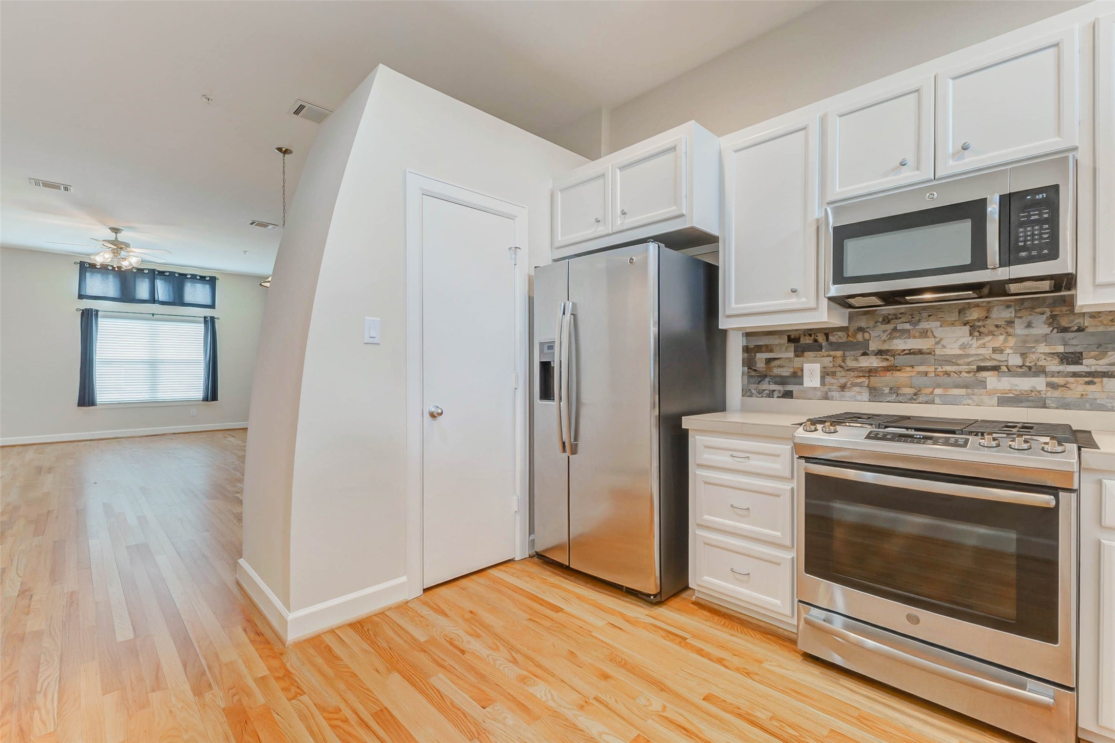 5941 South Loop E Freeway, Unit 1401 Houston, TX 77033 - Photo 15 of 38