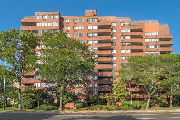 $2,250 | 77 Adams Street, Unit 303, Quincy, MA 02169