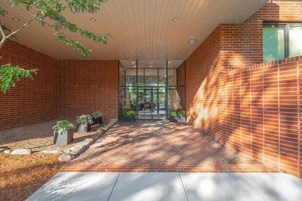 $2,250 | 77 Adams Street, Unit 303, Quincy, MA 02169