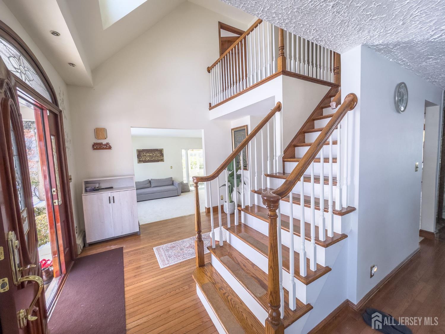 35 Warwick Road Colonia, NJ 07067 - Photo 6 of 8