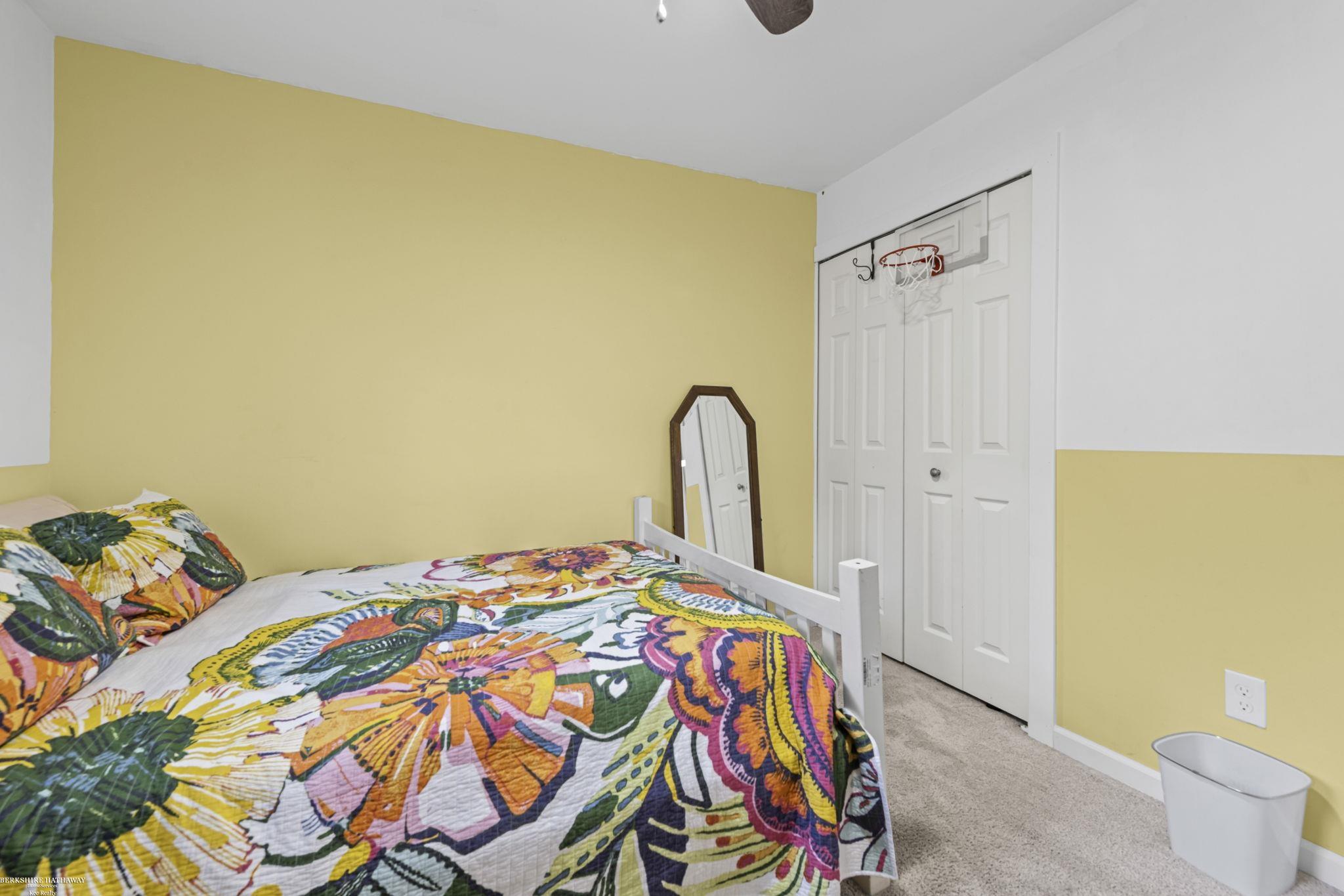 47121 Barbara Road Macomb, MI 48044 - Photo 15 of 31